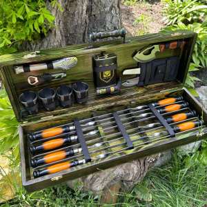 Набір шампурів у дерев'яному кейсі з 24 предметів