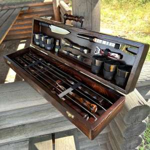 Набір шампурів у дерев'яному кейсі з 23 предметів
