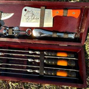 Набір шампурів у дерев'яному кейсі з 16 предметів