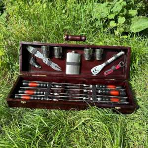 Набір шампурів у дерев'яному кейсі з 17 предметів