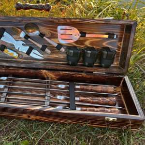 Набір шампурів у дерев'яному кейсі з 33 предметів