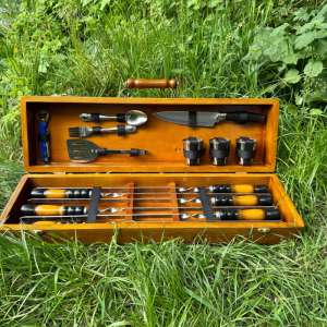 Набір шампурів у дерев'яному кейсі з 27 предметів