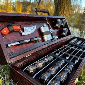 Набір шампурів у дерев'яному кейсі з 16 предметів