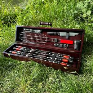 Набір шампурів у дерев'яному кейсі з 16 предметів