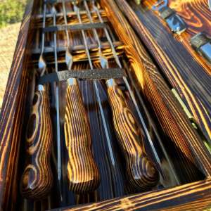 Набір шампурів у дерев'яному кейсі з 17 предметів