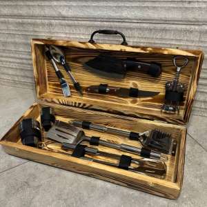 Набір для барбекю у дерев'яному кейсі з 30 предметів