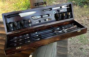 Набір шампурів у дерев'яному кейсі з 23 предметів