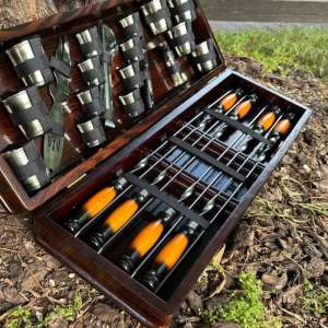 Набір шампурів у дерев'яному кейсі з 28 предметів