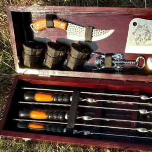 Набір шампурів у дерев'яному кейсі з 16 предметів