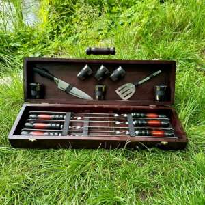 Набір шампурів у дерев'яному кейсі з 14 предметів