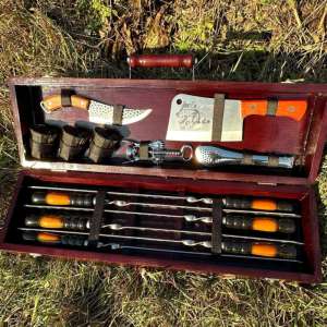 Набір шампурів у дерев'яному кейсі з 16 предметів