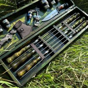 Набір шампурів у дерев'яному кейсі з 22 предметів