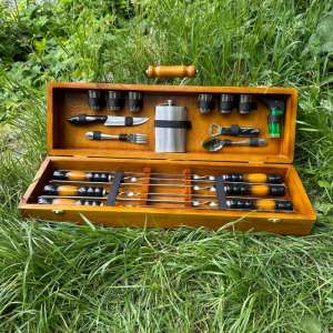 Набір шампурів у дерев'яному кейсі з 28 предметів