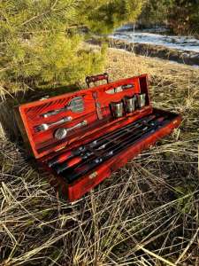 Набір шампурів у дерев'яному кейсі з 27 предметів