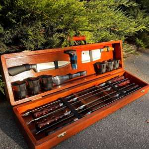 Набір шампурів у дерев'яному кейсі з 16 предметів