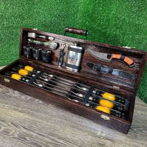 Набір шампурів у дерев'яному кейсі з 23 предметів