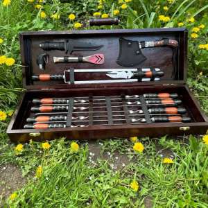Набір шампурів у дерев'яному кейсі з 13 предметів
